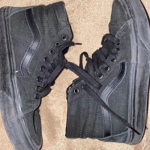 Vans - Picture 2 of 4